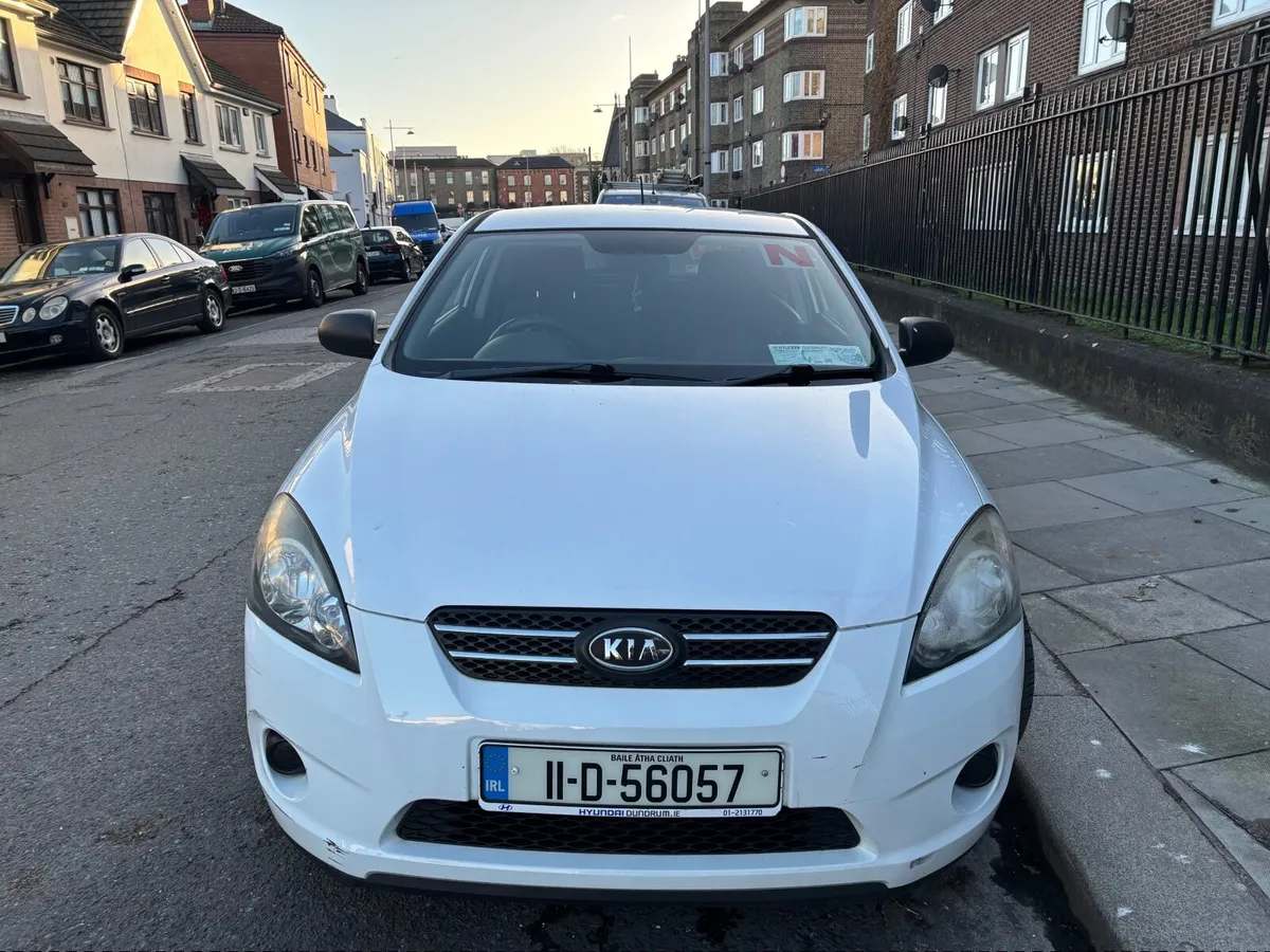 Kia Ceed 2011 - Image 4