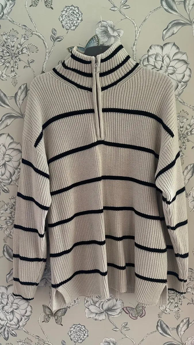 Womens top - Image 1