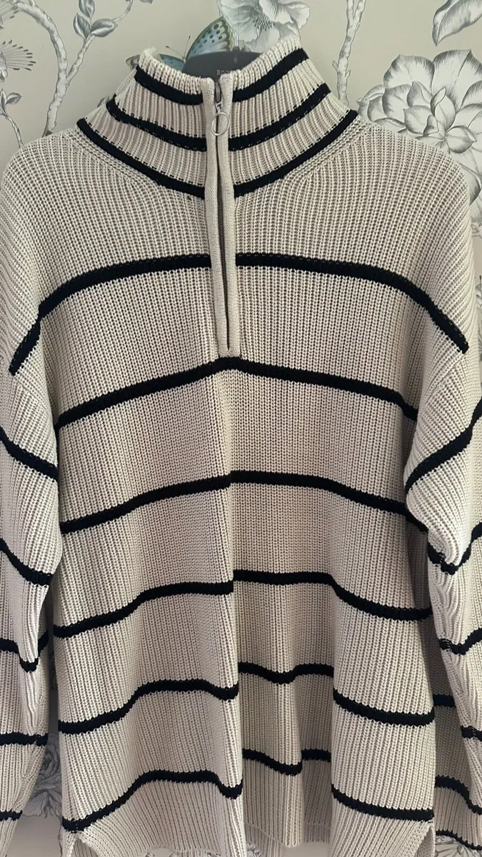 Womens top - Image 2