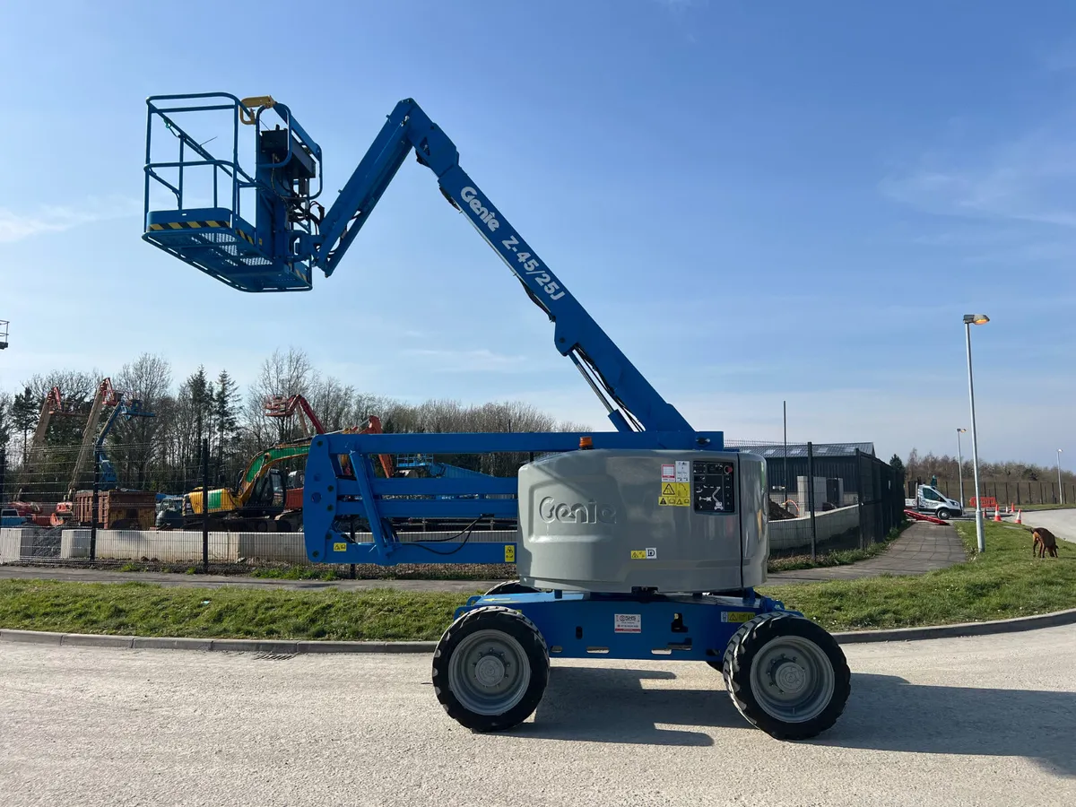 Genie Z45 - Refrubished - Year 2015 - 2996 HRS - Image 1