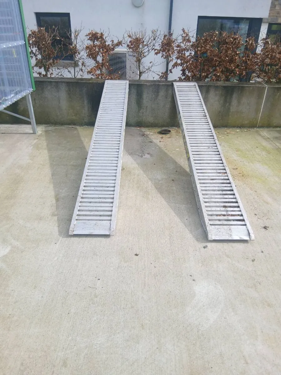 3 meter Aluminium loading ramps 3.7 ton capacity - Image 4