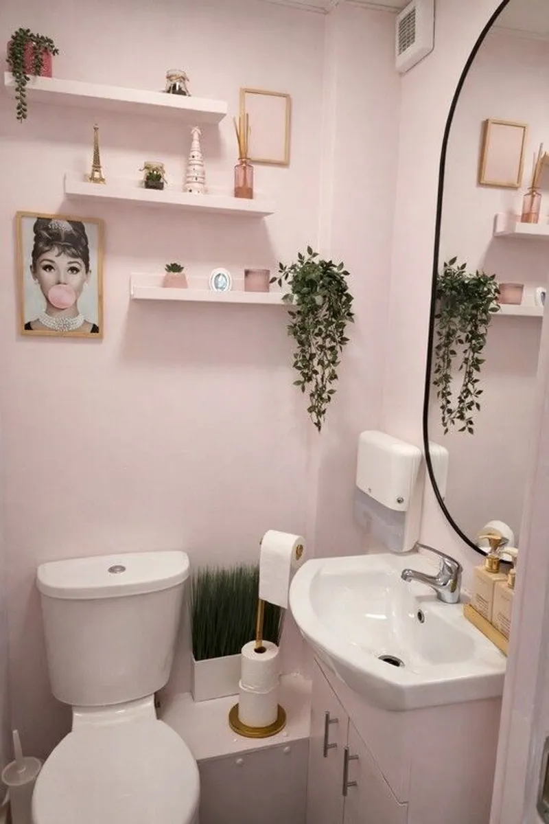 Nail Artist Workstation Available for Rent - Image 4