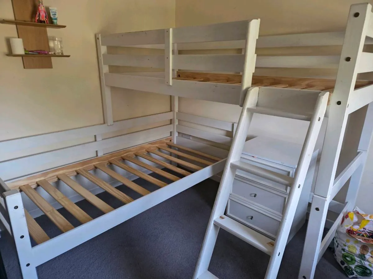 Bunk bed - Image 1