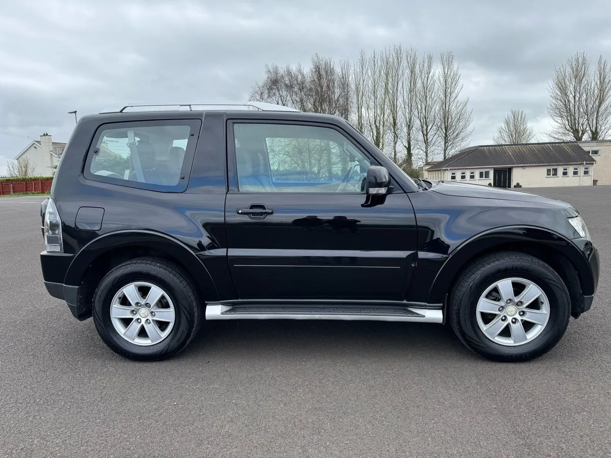 Mitsubishi Shogun - Image 2