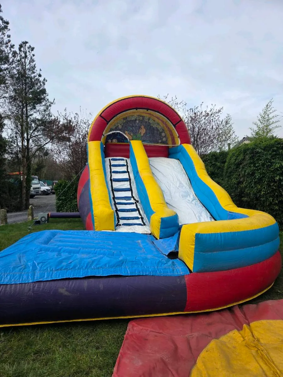 Bouncing castle slide - Image 3
