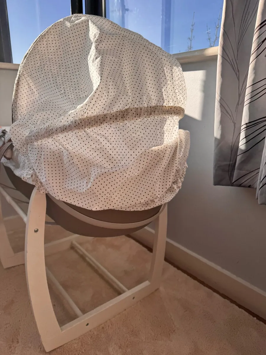 Cradle/ baby bassinet+bath - Image 4