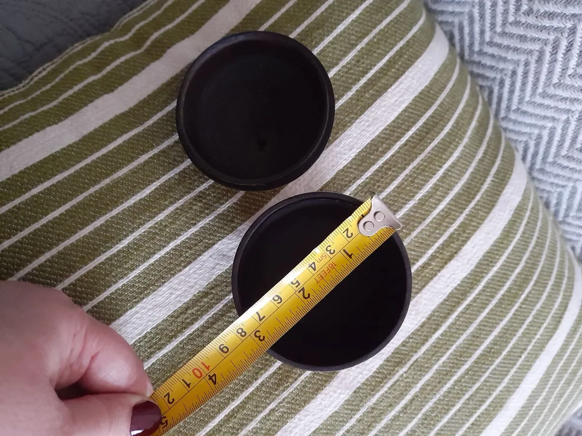 Hand Carved wooden round trinket box - Image 2