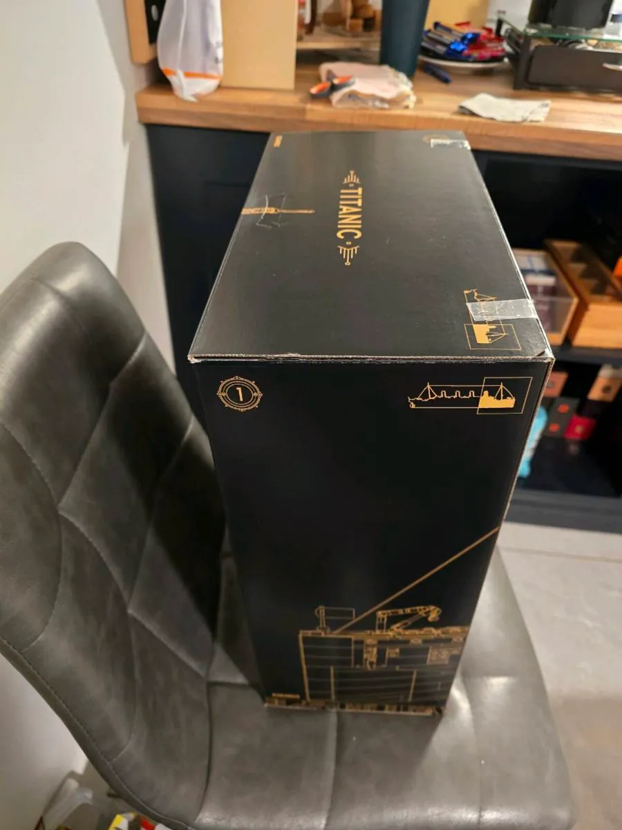 LEGO Icons: Titanic (10294) - Image 2