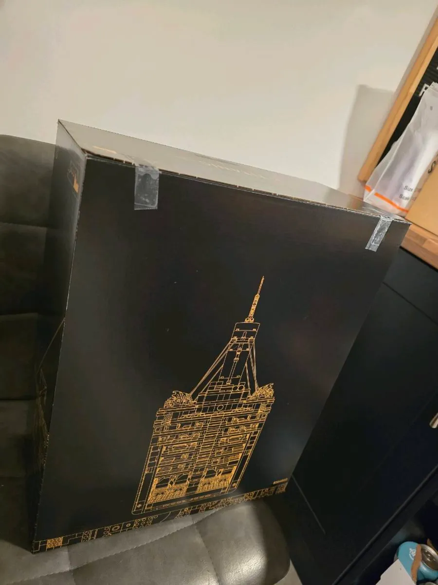 LEGO Icons: Titanic (10294) - Image 3