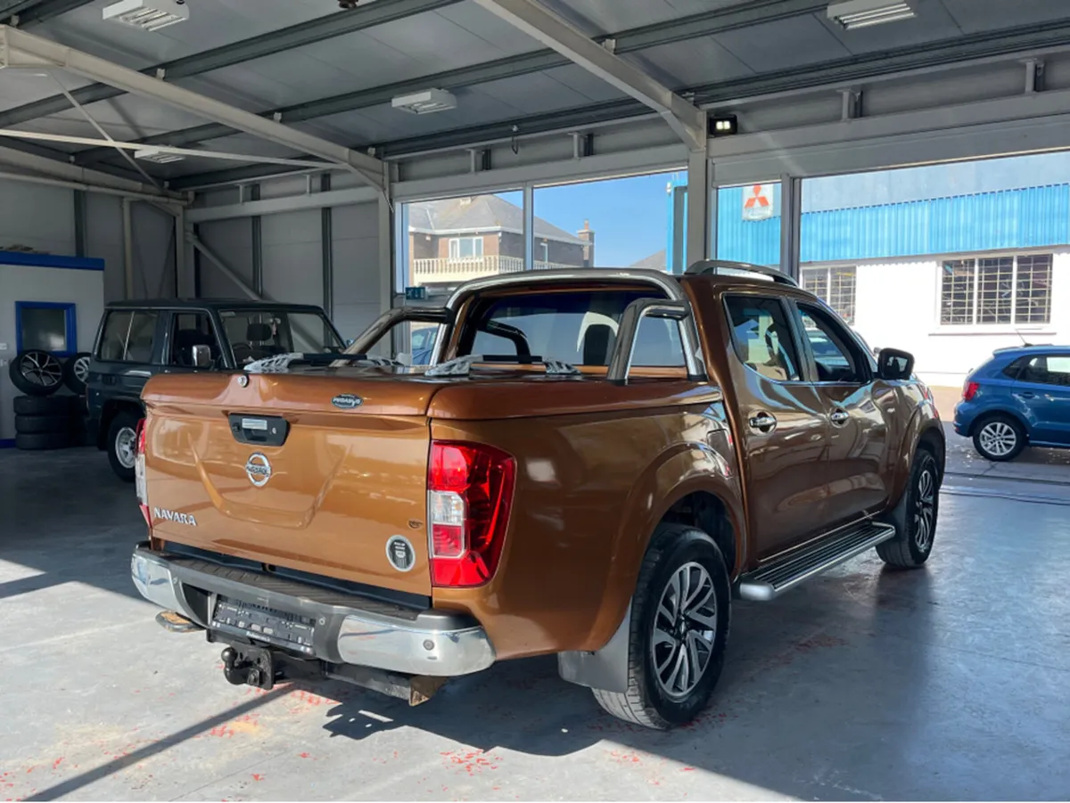 Nissan Navara TEKNA DCI AUTO 4X4 SHR DCB - Image 4