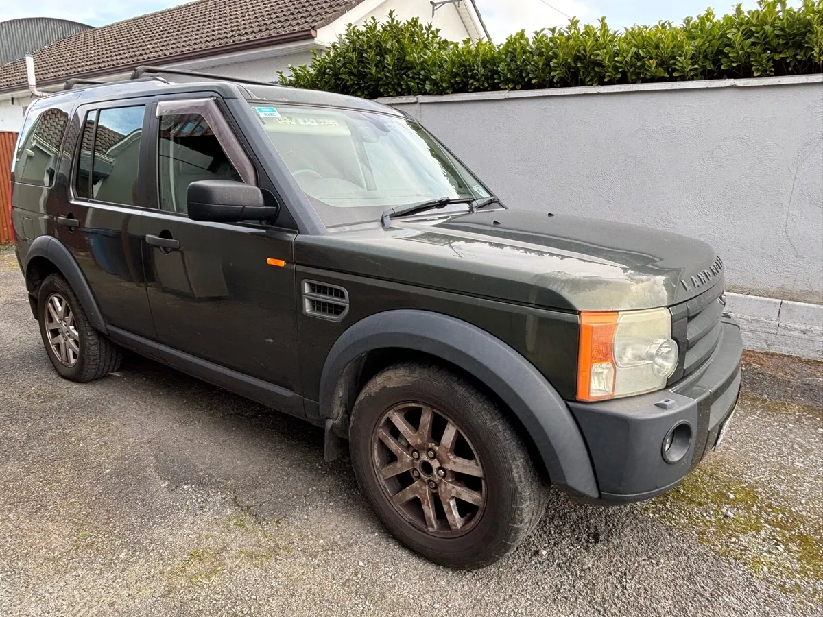 Land Rover Discovery 3 (commercial jeep) - Image 1