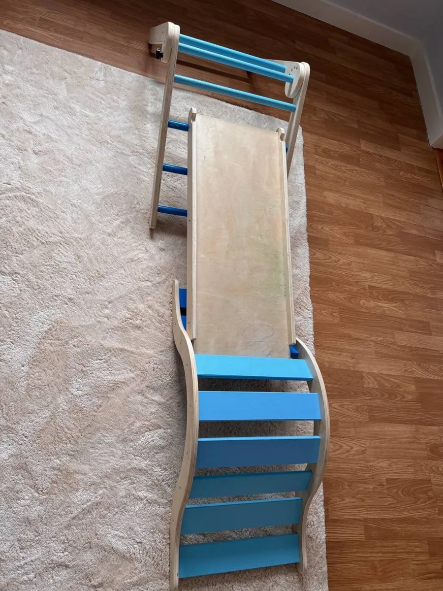 Climbing triangle/ Montessori climbing frame - Image 1