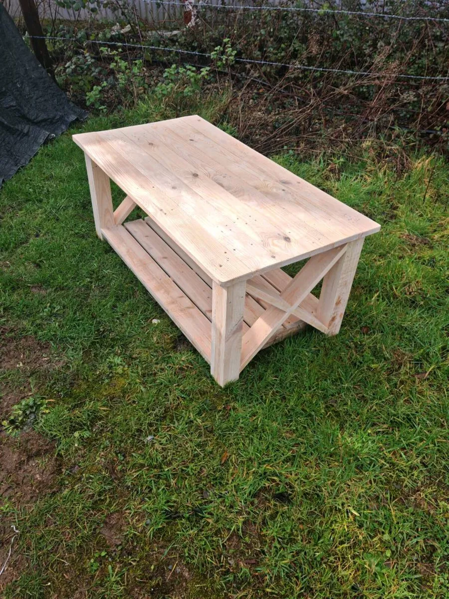 Handmade rustic coffee table - Image 2