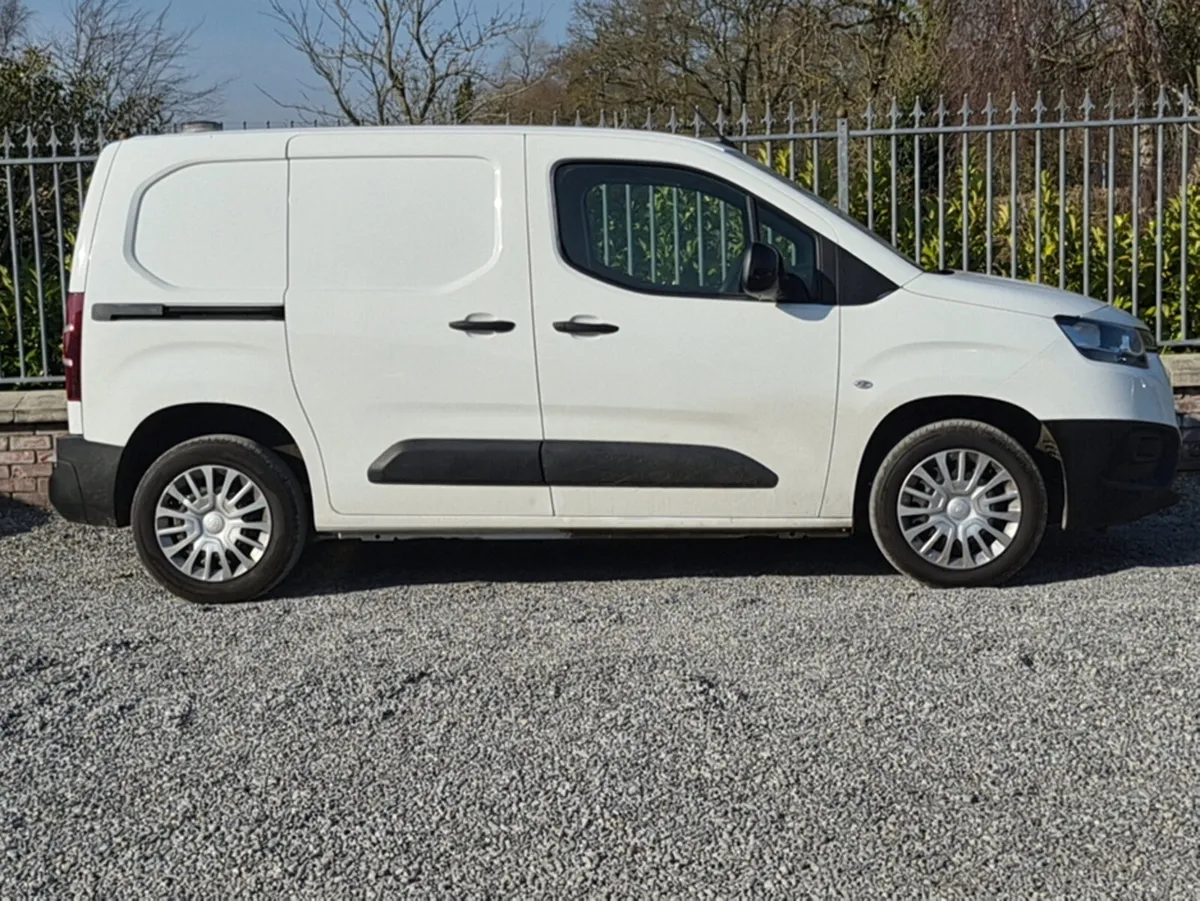 Toyota Proace City Icon L1 Panel Van 1.5 Diesel wi - Image 3
