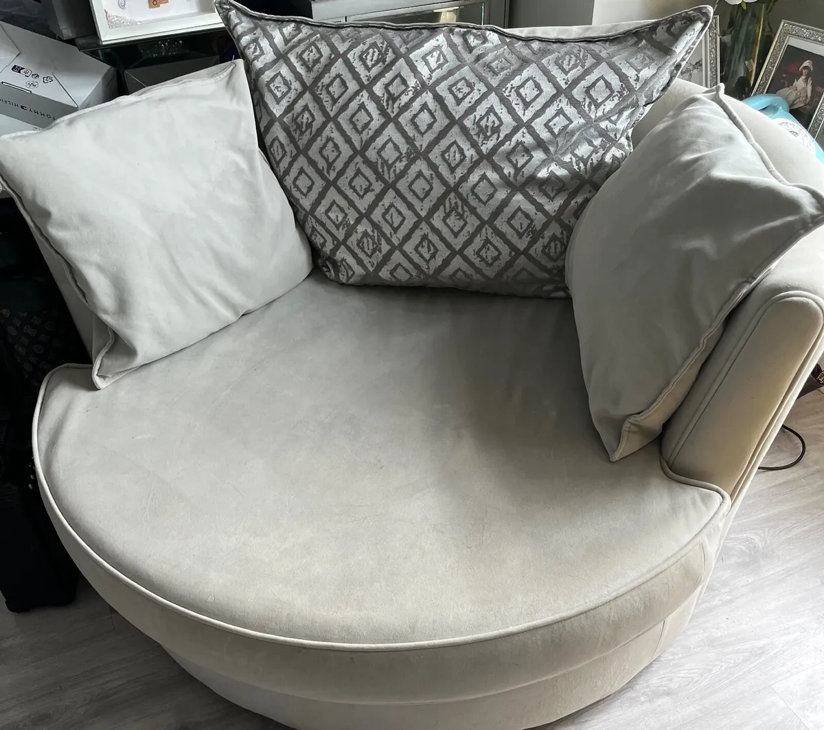 2 seater swivel chair