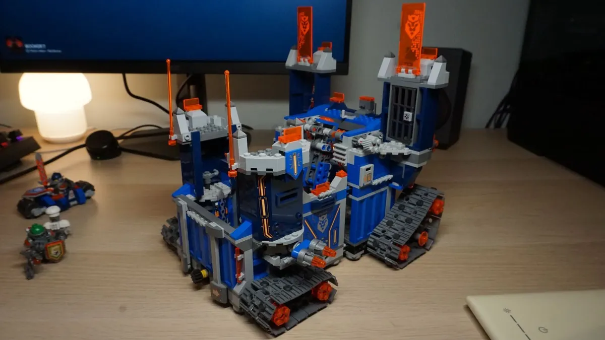LEGO Nexo Knights Complete Set (70317) - Image 3