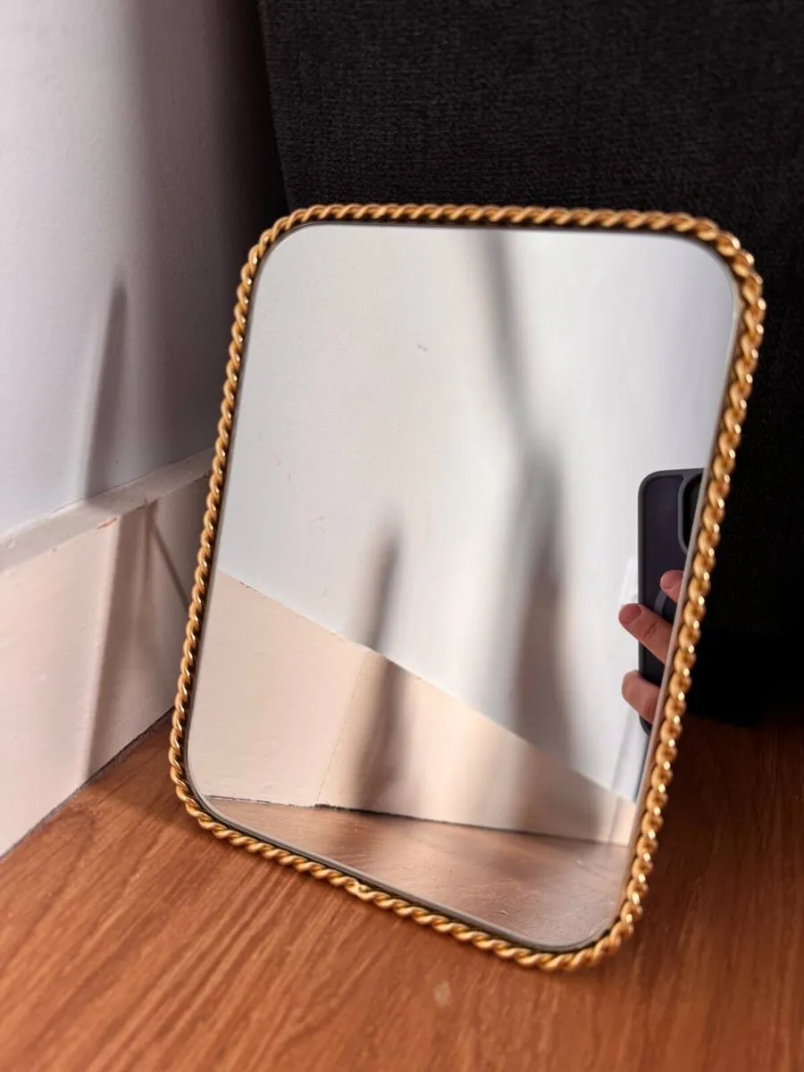 Makeup storage box+ mirror - Image 4