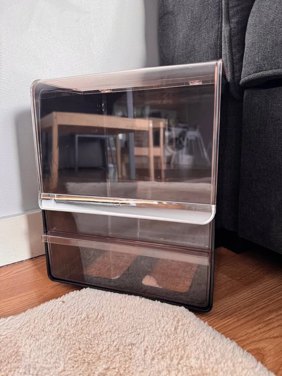 Makeup storage box+ mirror - Image 1