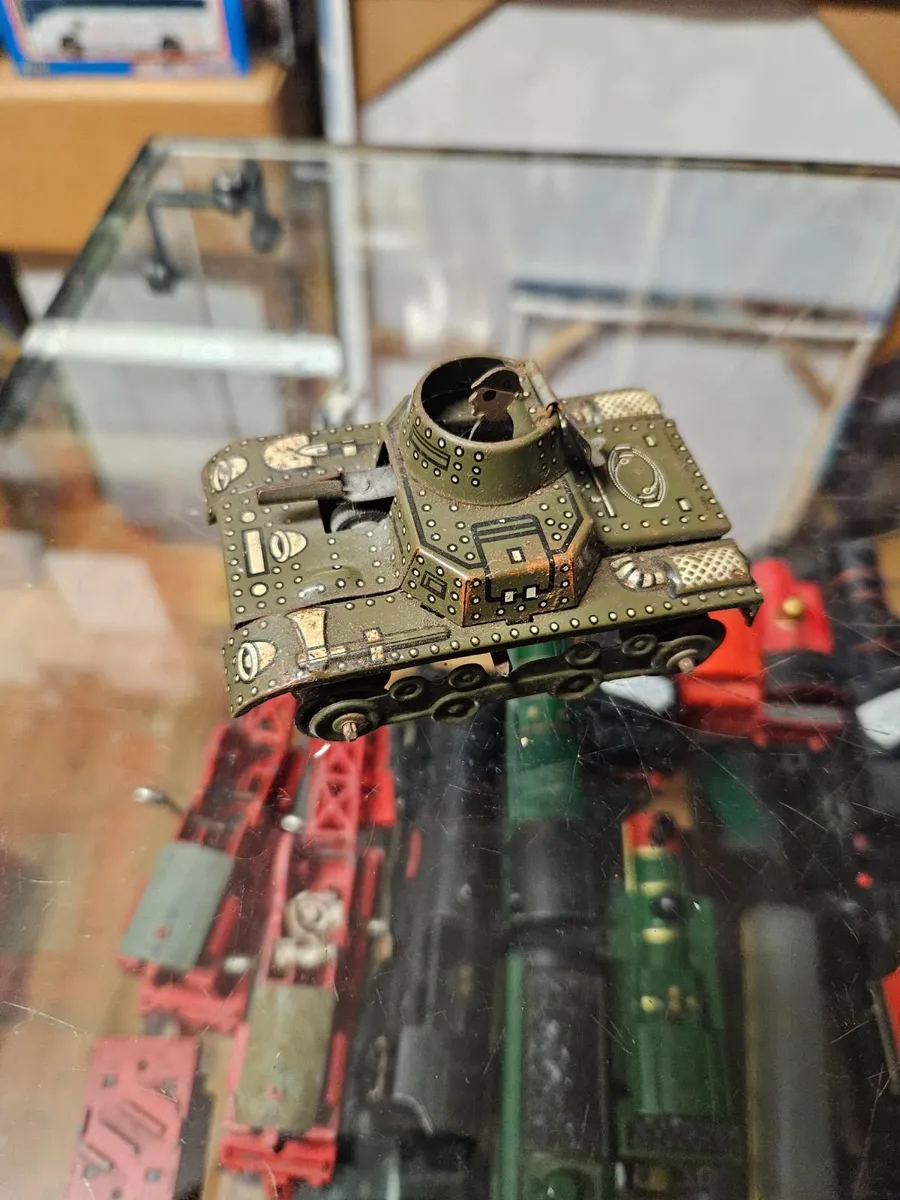 Vintage Tinplate Tank - Image 2