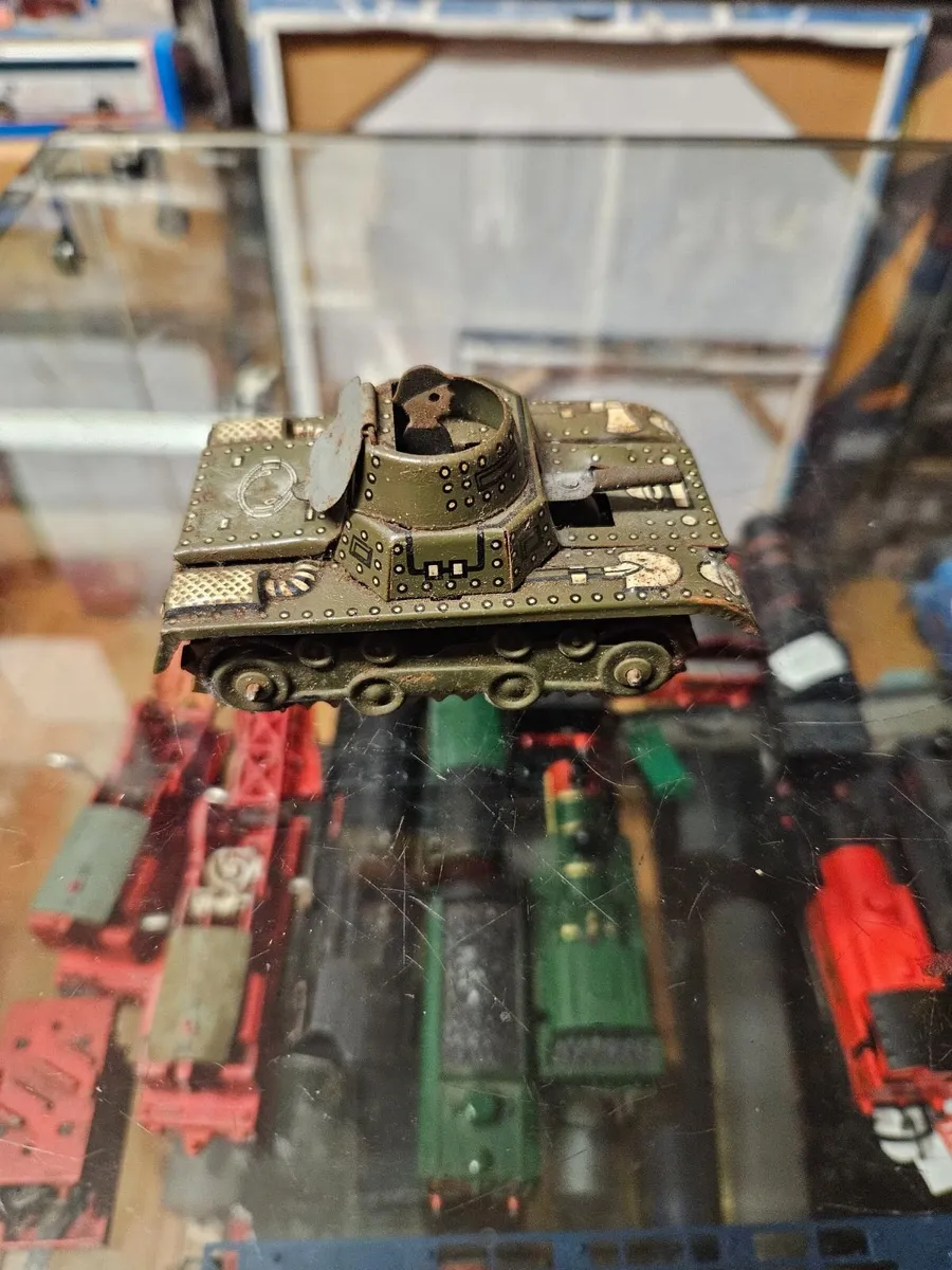 Vintage Tinplate Tank - Image 4
