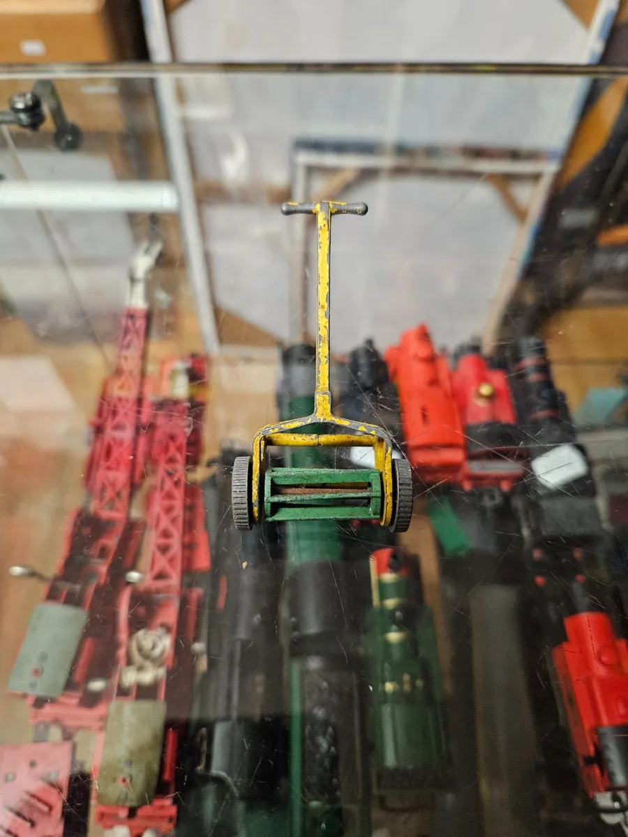 Dinky 1950's Lawnmower - Image 1