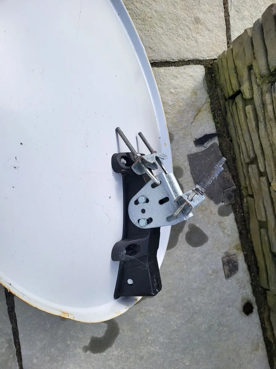 Satellite dish - Image 3