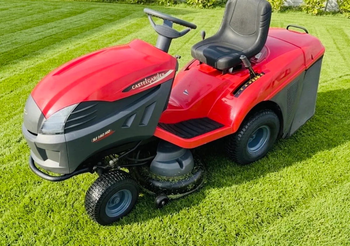 One owner Castlegarden mower - Image 1