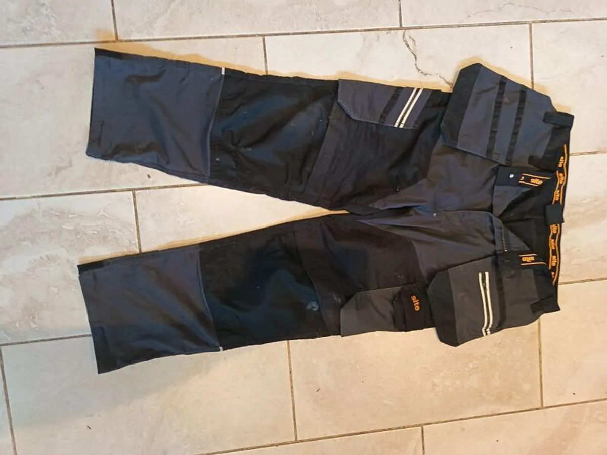 Used work pants & shorts - 5 pairs - Image 2