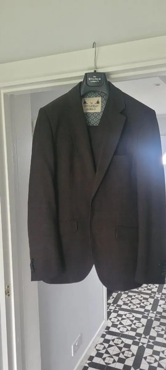Men's 3 piece suit - Image 1