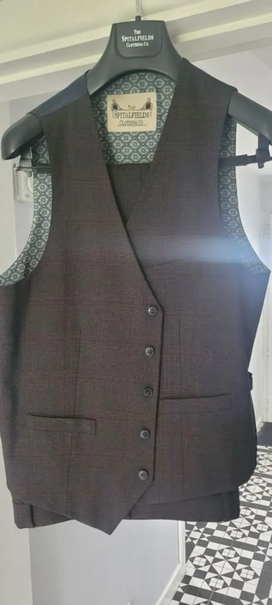 Men's 3 piece suit - Image 2