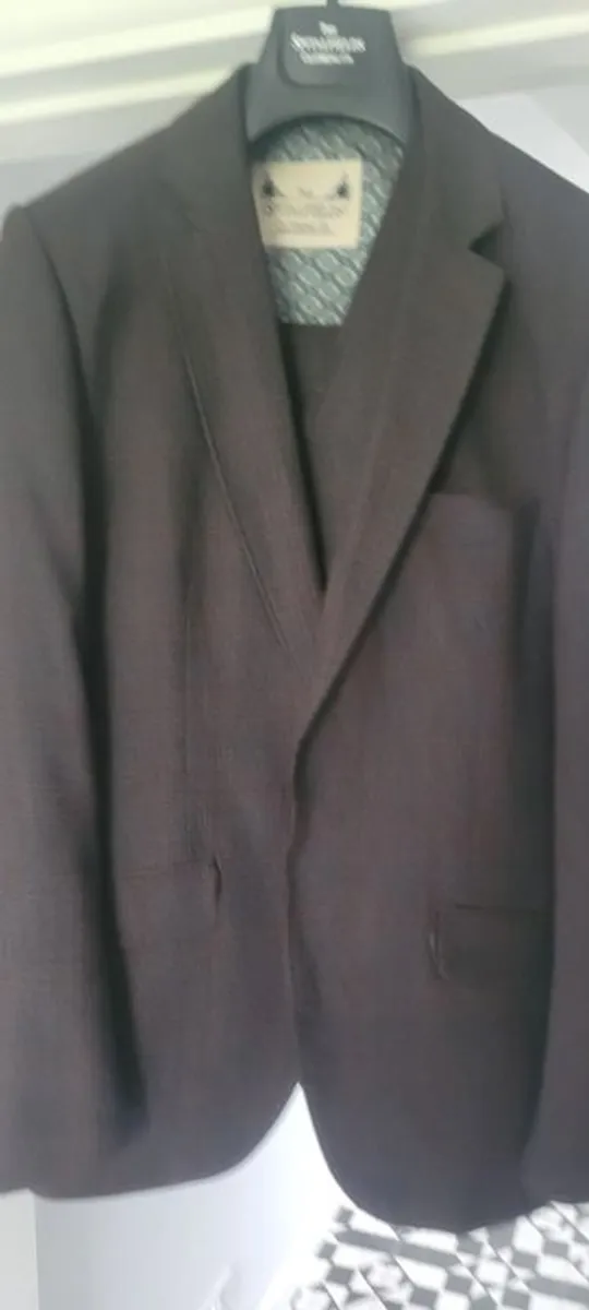 Men's 3 piece suit - Image 3