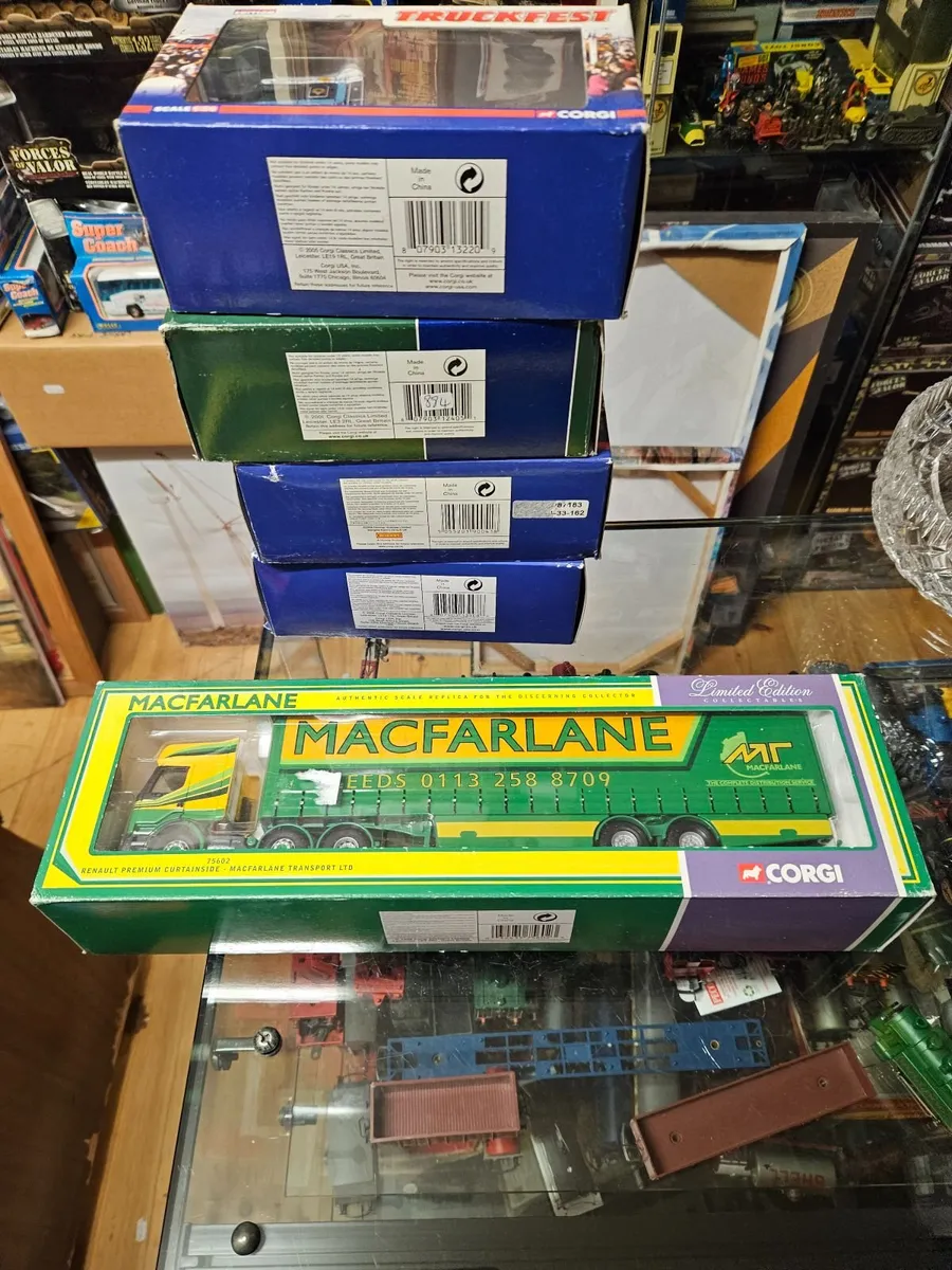 Corgi Renault Tractor Unit and Trailer 1.50 - Image 4