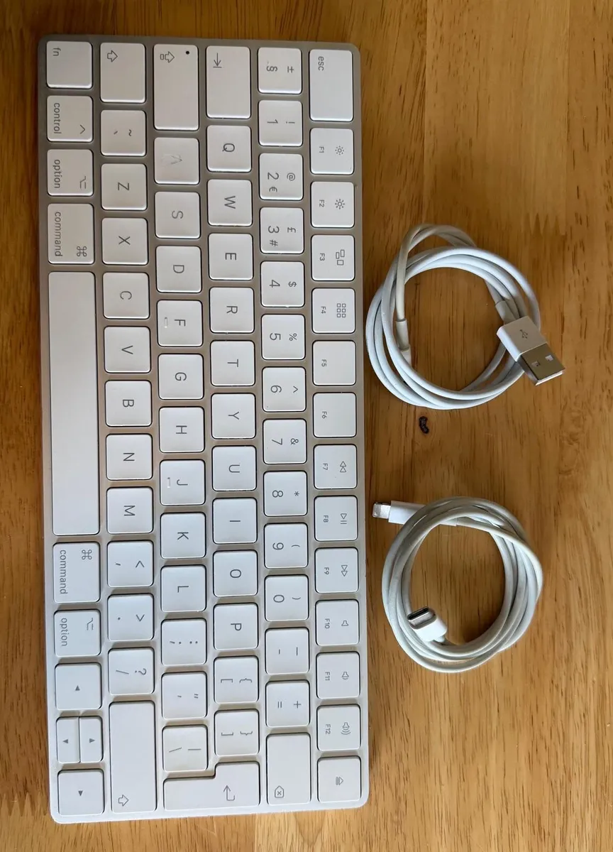 Apple Magic Keyboard - Image 1