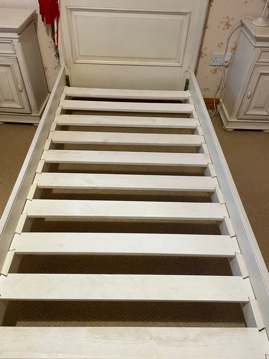 Two beautiful Laura single beds with mattresses - Image 2