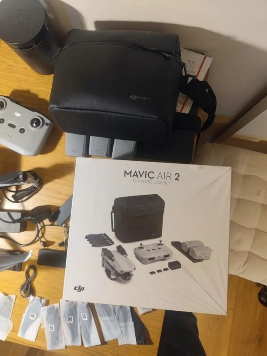 DJI Mavic air 2 combo - Image 1