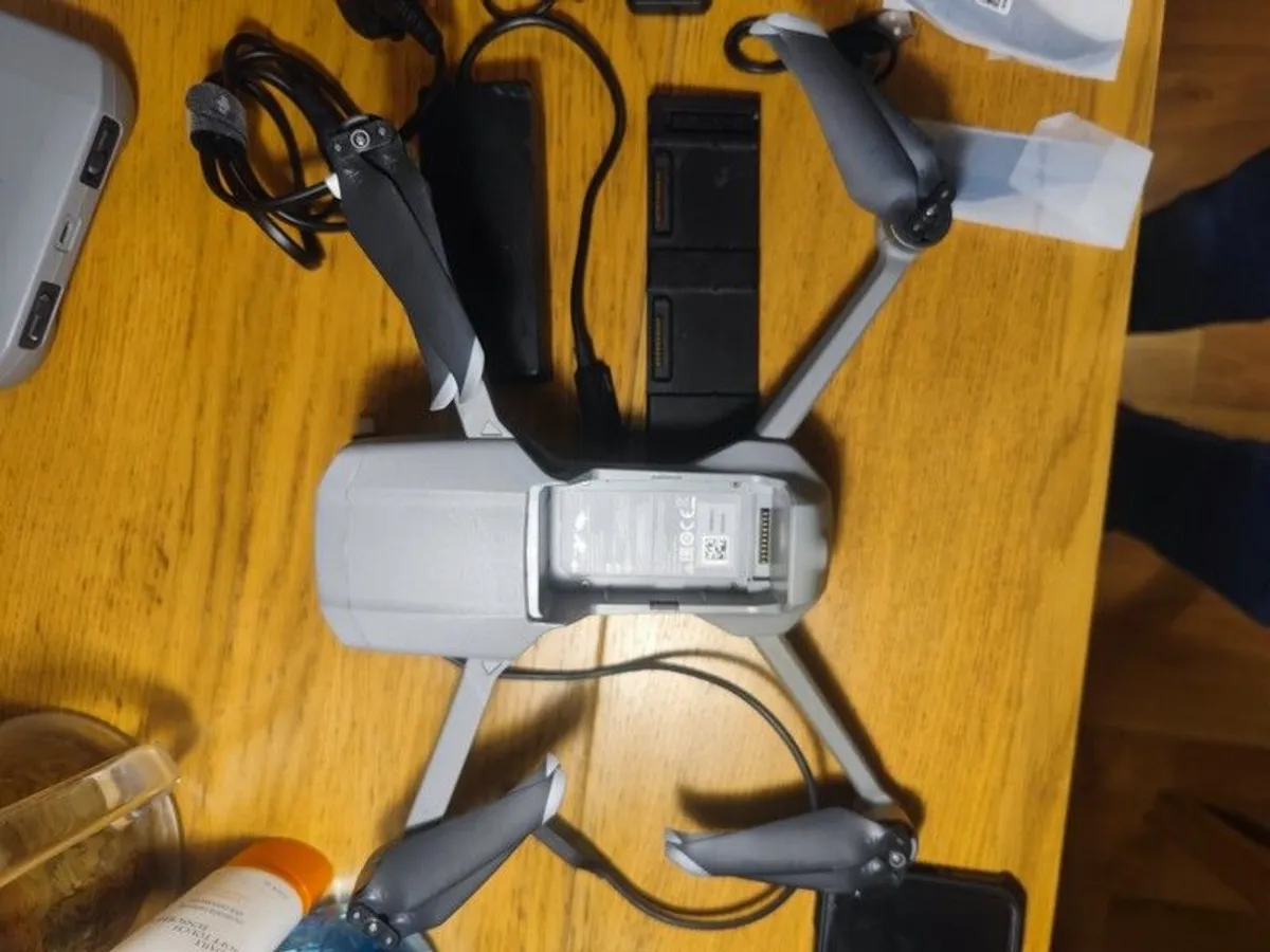 DJI Mavic air 2 combo - Image 2