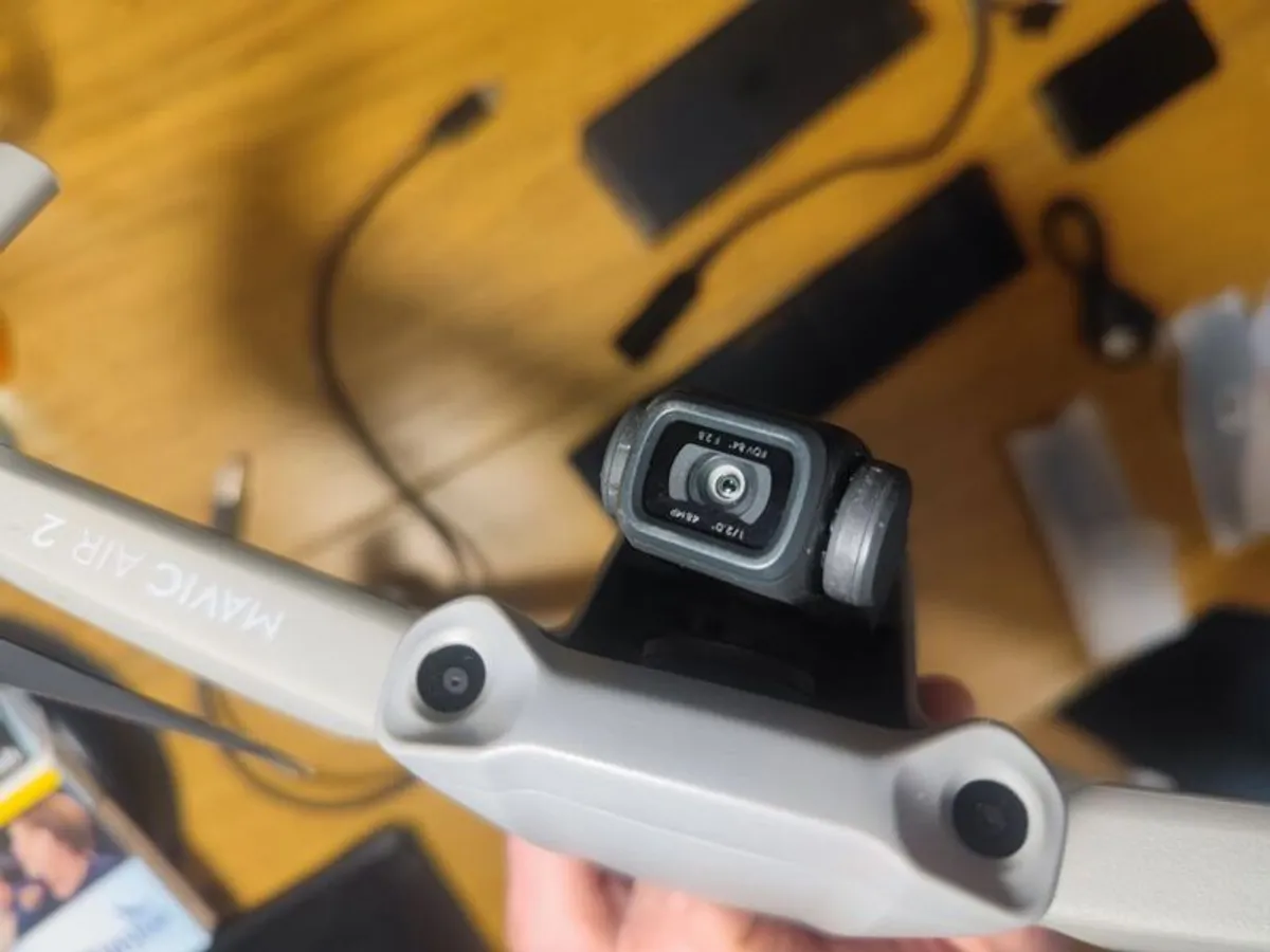 DJI Mavic air 2 combo - Image 3