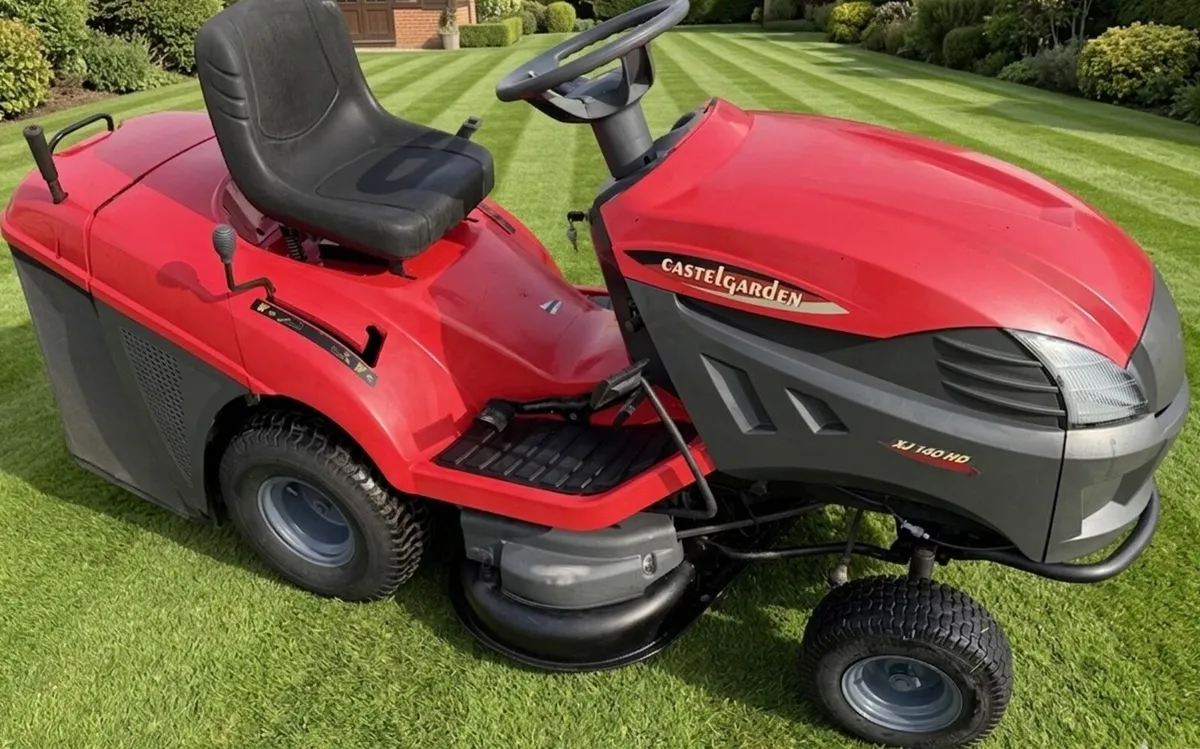 One owner Castlegarden mower - Image 4