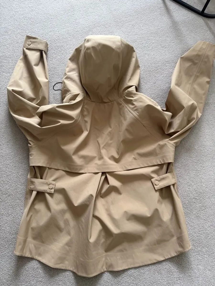 Sweaty Betty Motion Parka - Image 3
