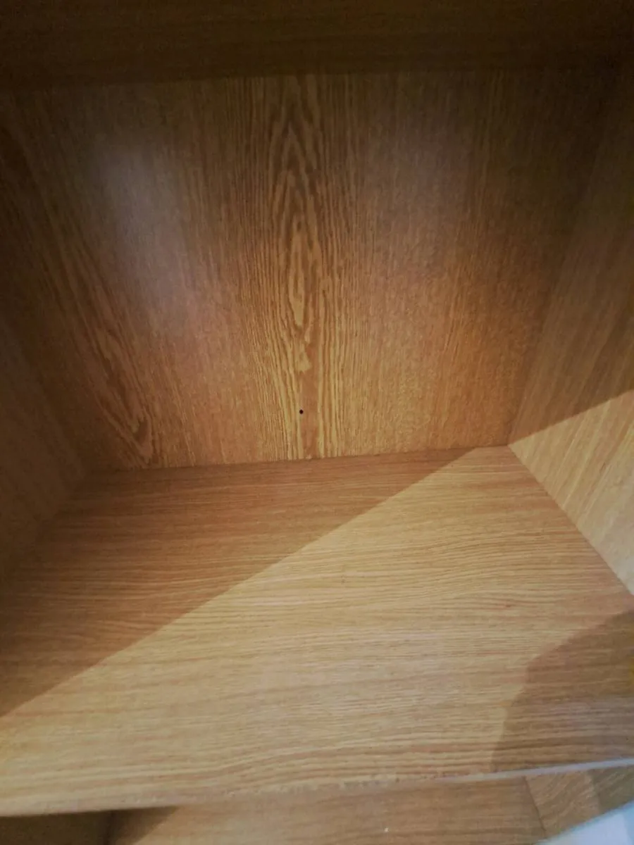 Bookshelves 2 x Oak finish Bookshelf - Image 4