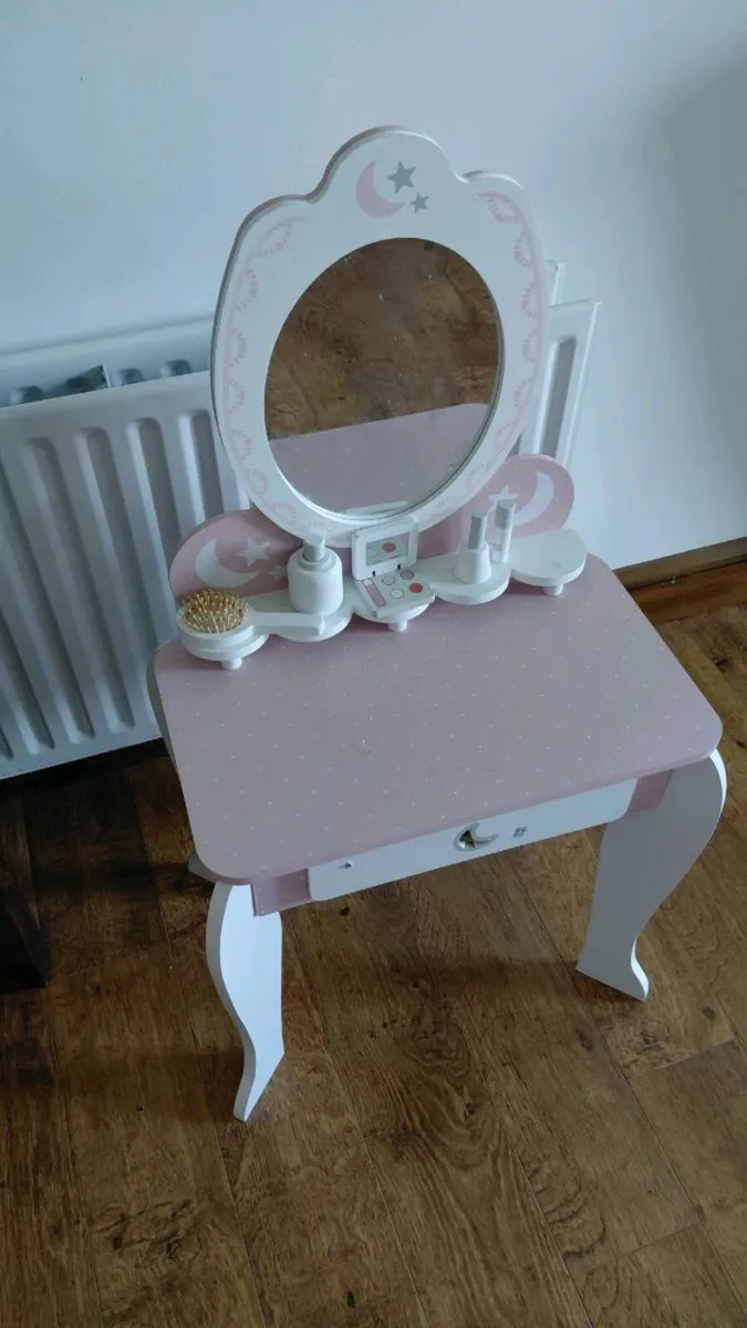 Kids Vanity Unit - Image 1