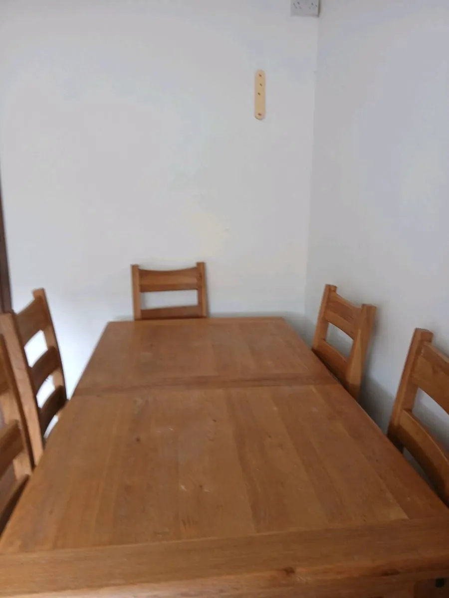 Dining room table and 6 chairs - Image 2