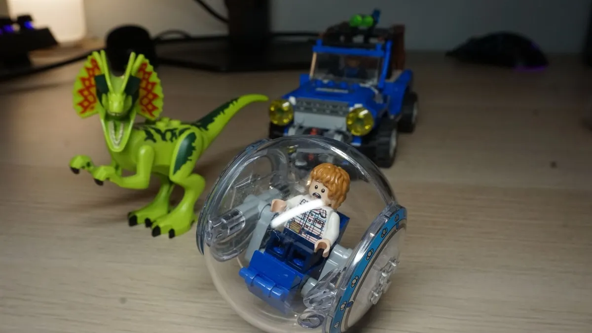 LEGO Jurassic World Dilophosaurus Ambush Complete - Image 4