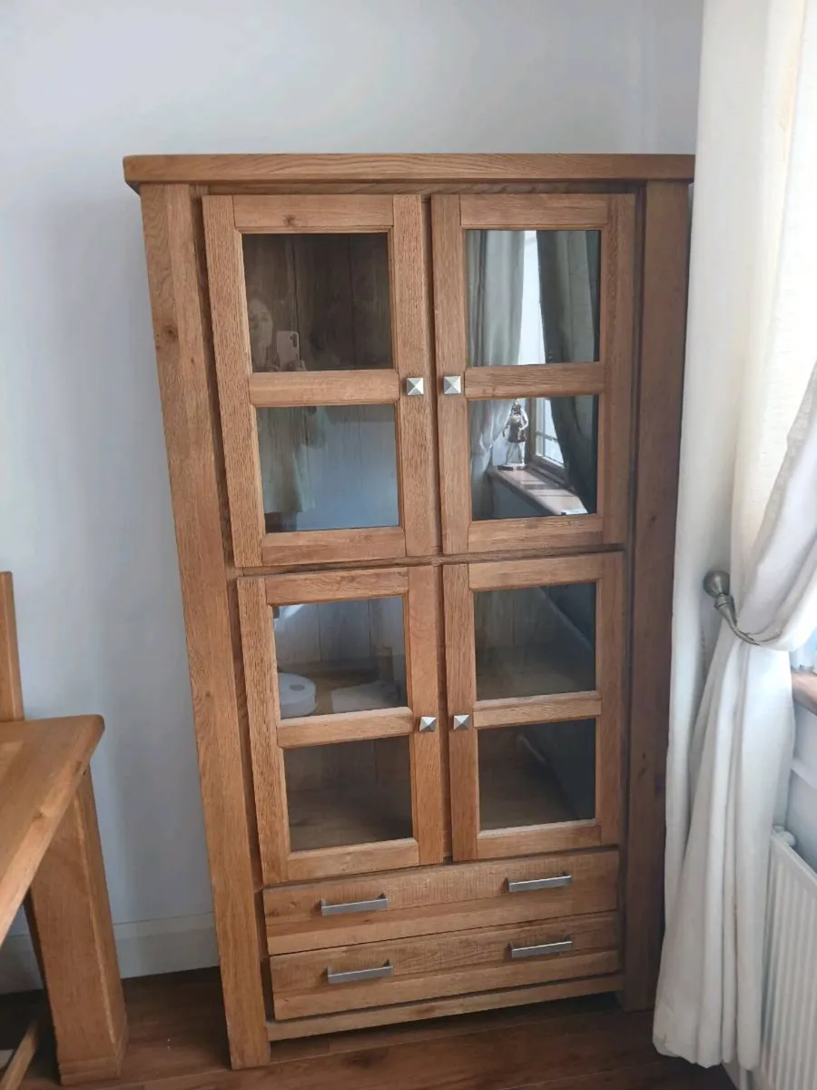 Dining room table and 6 chairs and display unit - Image 3