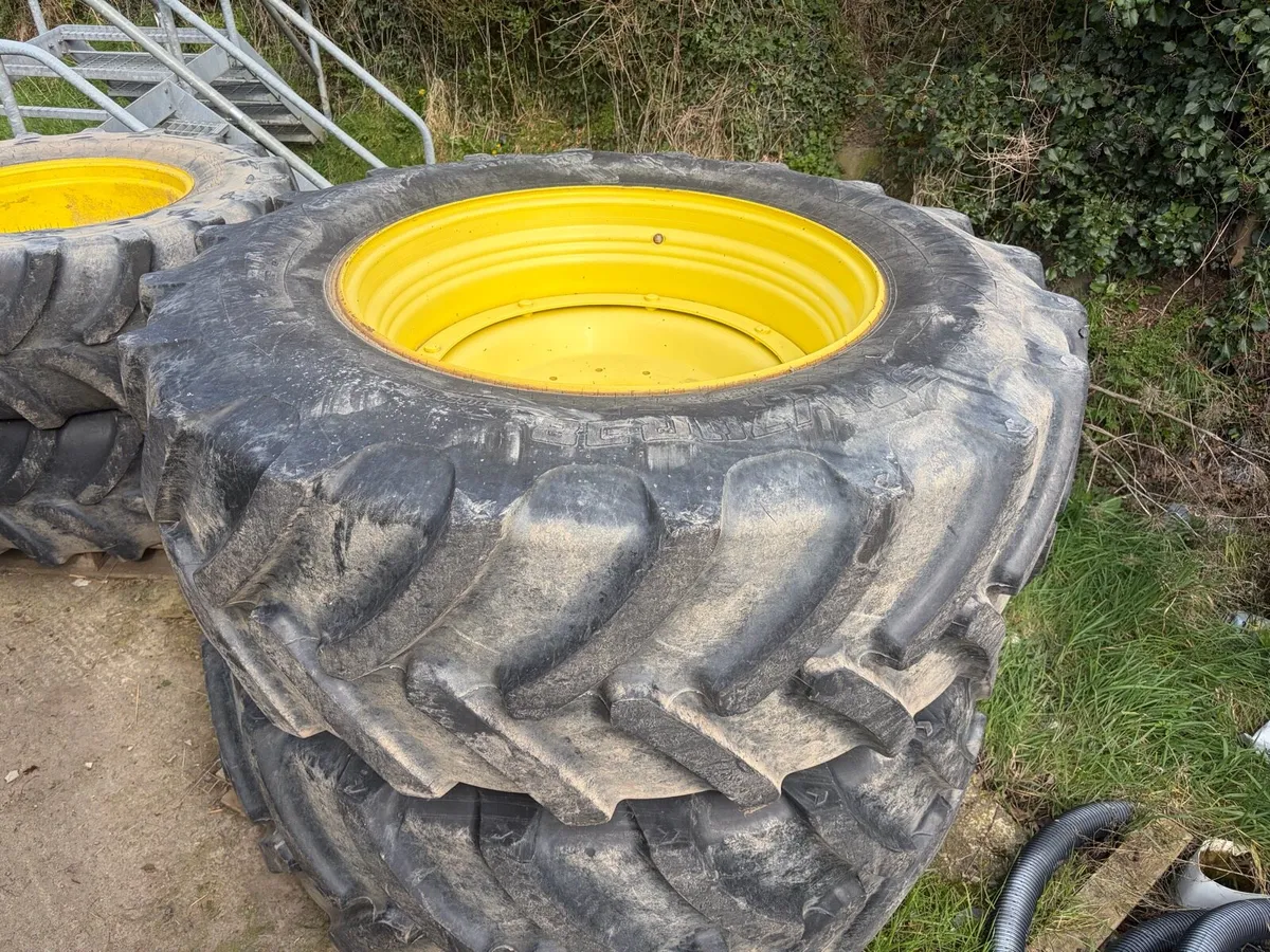 John Deere tractor tyres and rims - Image 1