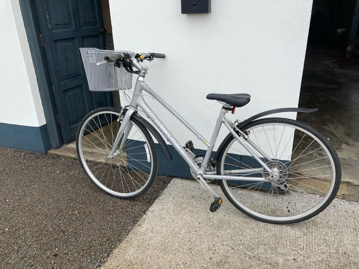 Ladies bicycle - Image 1