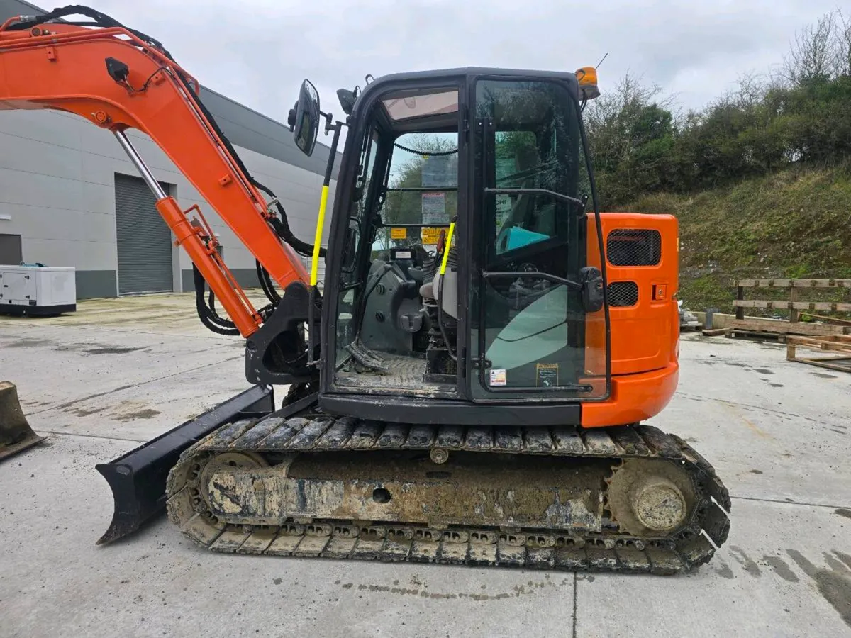 2016 Hitachi 2x85 Excavator - Image 2