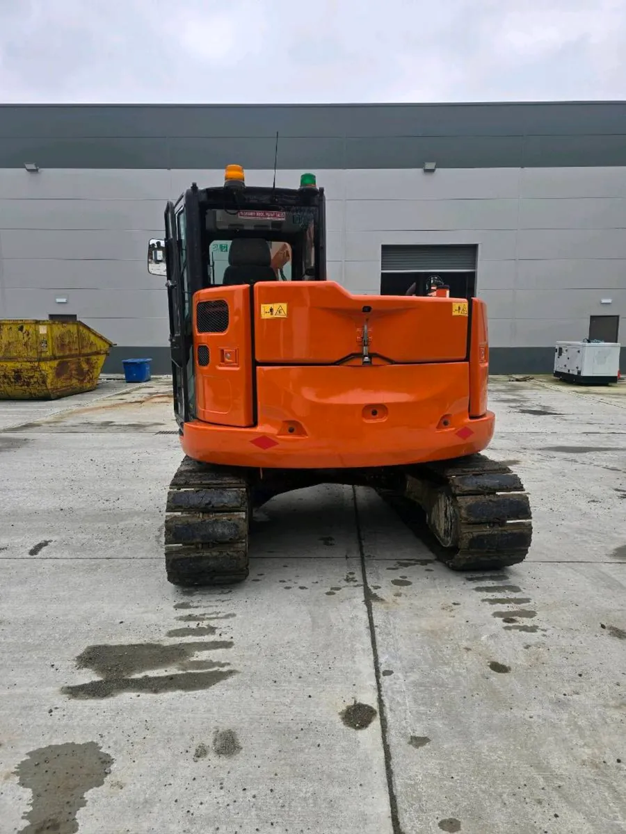 2016 Hitachi 2x85 Excavator - Image 3