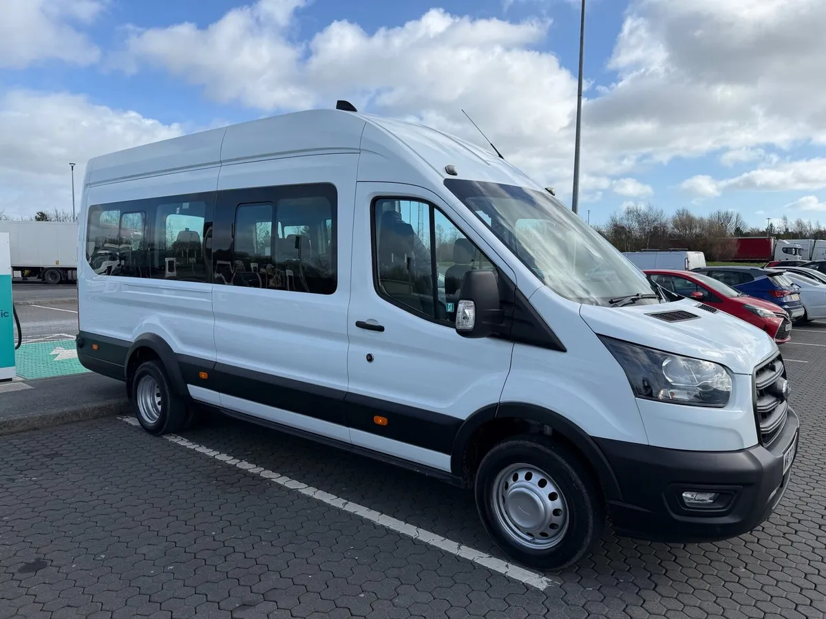 222 automatic Ford transit 17 seater - Image 2
