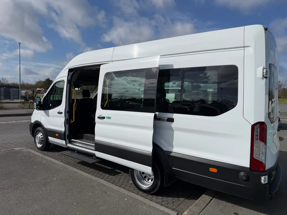 222 automatic Ford transit 17 seater - Image 3